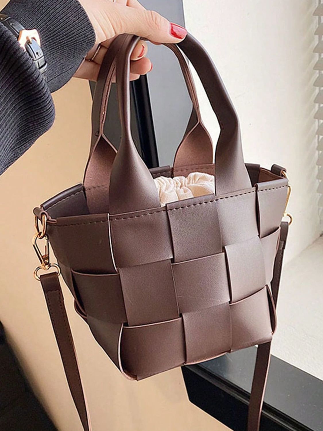 "PU Leather Braided Bucket Bag – Stylish & Trendy Small Handbag for Women | Elegant, Durable & Perfect for Everyday or Casual Wear"
